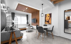 Wood N White, Nilie Hospitality Mgmt